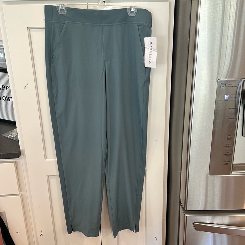Athleta Women’s Ankle Pant. Size 10/T. New with tags.